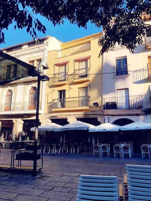 Lovely 2 Bedrooms Apartment Main Square Plasencia Esterno foto