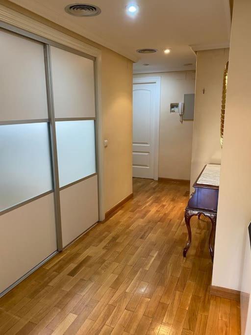 Lovely 2 Bedrooms Apartment Main Square Plasencia Esterno foto