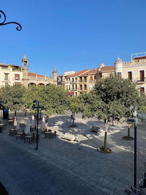 Lovely 2 Bedrooms Apartment Main Square Plasencia Esterno foto