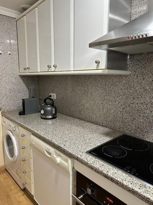 Lovely 2 Bedrooms Apartment Main Square Plasencia Esterno foto