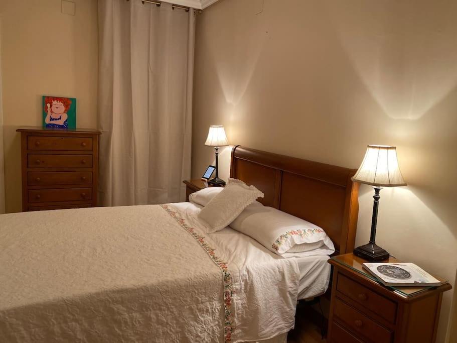 Lovely 2 Bedrooms Apartment Main Square Plasencia Esterno foto